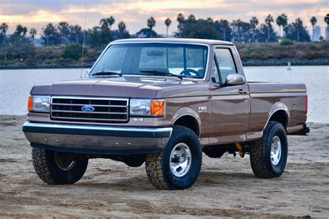 1990 Ford F-150 has an overall width of 79. . 1990 ford f150 short bed